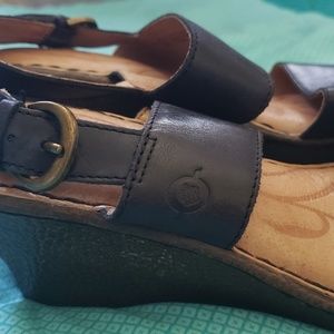 9 M Born black leather sandles